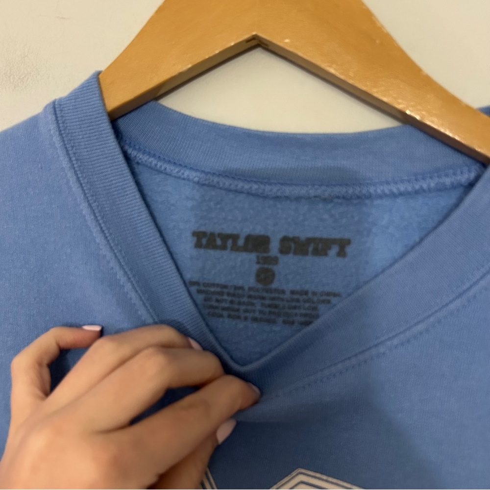 Taylor Swift 1989 Blue Crewneck Sweatshirt - Picture 2 of 3